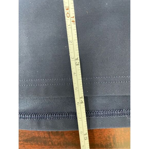 Under Armour Navy Heatgear Skirt- Size Medium - Picture 4 of 6